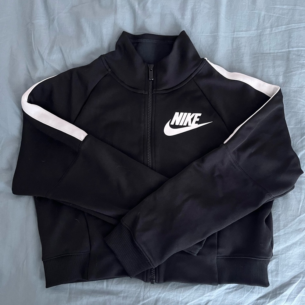 Nike Cropped Zip Up Jacket